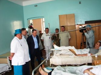 Голова Рівненської ОДА відкрив оновлений операційний блок військового госпіталю