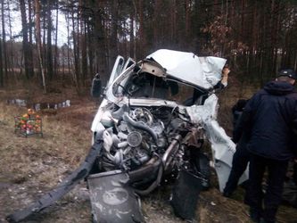 Cмертельна дтп: водій загинув, життя пасажира врятували поліцейські