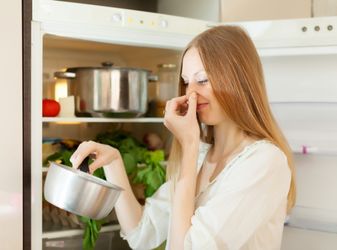 Як швидко усунути неприємний запах на кухні, не використовуючи побутову хімію