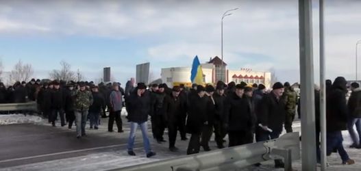 На трасі Київ ЧОП пенсіонери перекрили рух
