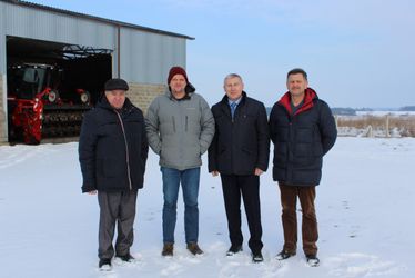 Фермер з Німеччини вирощує рекордні врожаї на Млинівщині