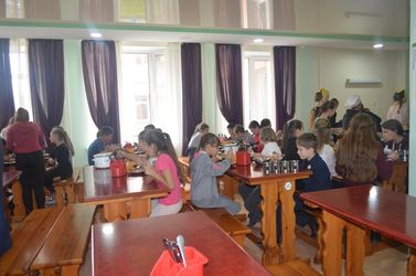 Фото зі шкільної їдальні Володимирецького колегіуму
