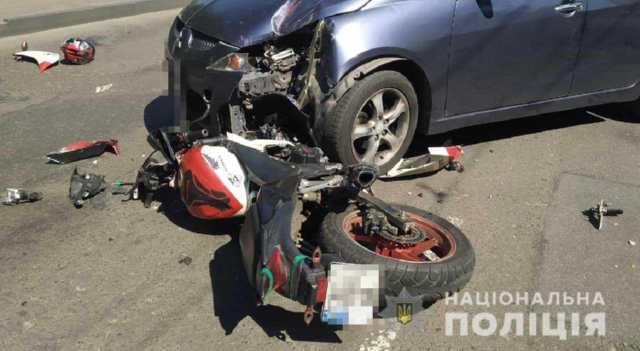 У Рівному у ДТП постраждав неповнолітній мотоцикліст