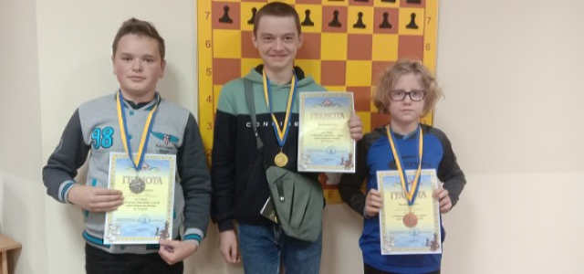У Рівному відбувся чемпіонат області з шахів серед юнаків та дівчат до 14 років