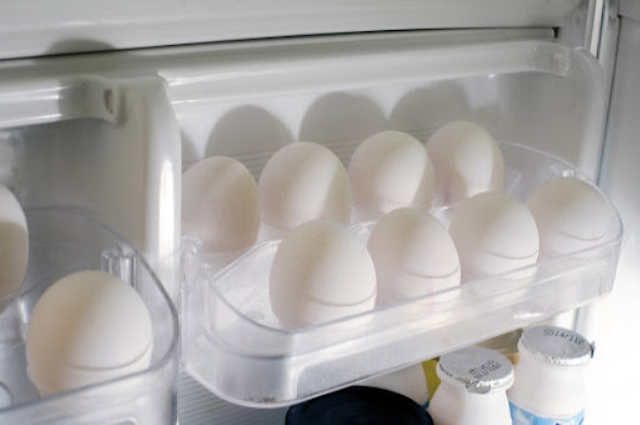 Як правильно закладати яйця в холодильник, щоб збільшити їх термін придатності