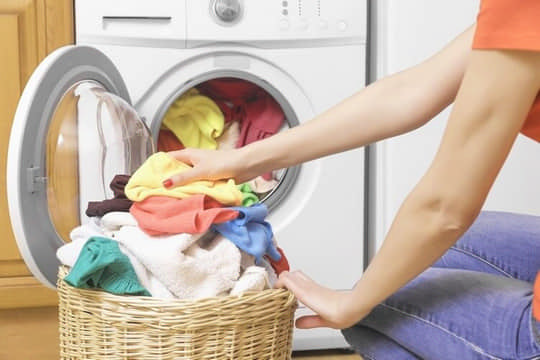 Після прання не буде сюрпризів: ось як з’ясувати, чи буде линяти річ