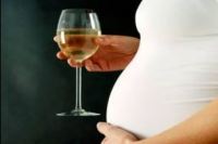 Для вагітної жінки не існує безпечних доз алкоголю!