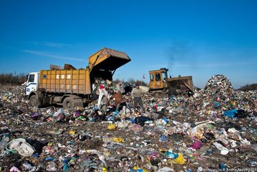 Чому рівненські комунальники заговорили про львівське сміття?