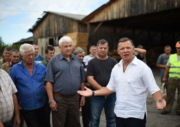 Лідер Радикальної партії Олег Ляшко бореться за гідні зарплати для простих українців