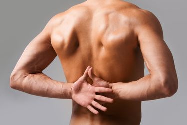 5 причин появи болі у спині, та як її позбутися