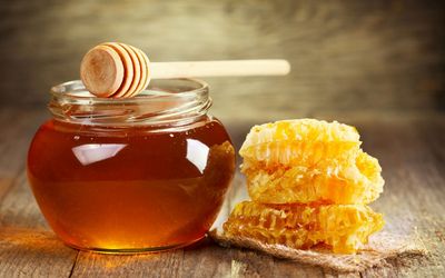 Чим корисний мед, якщо його не їсти.