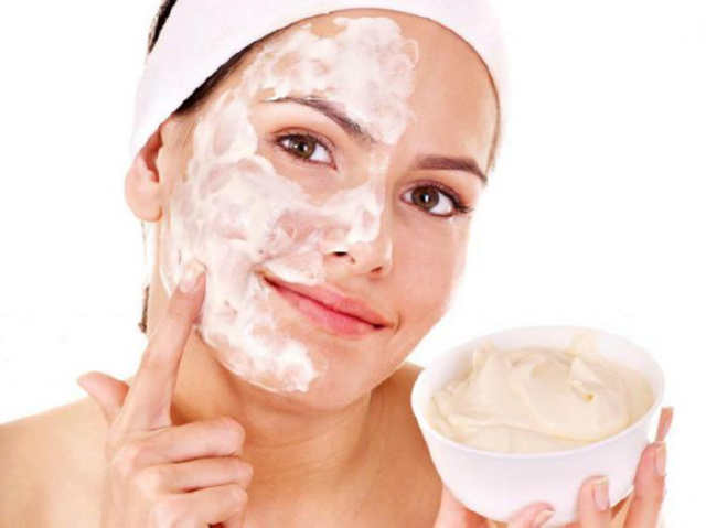 Маски з кисломолочного сиру для шкіри обличчя