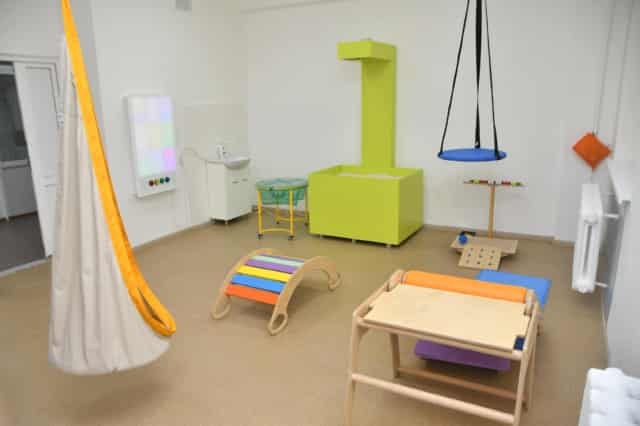 Оновлений центр відновного лікування відкрили в Рівненській обласній дитячій лікарні