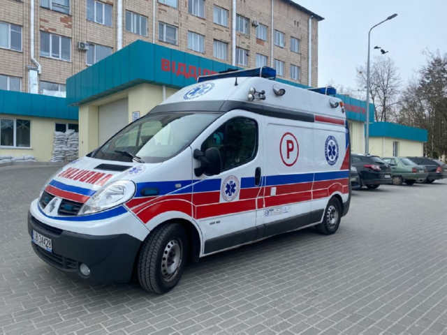 Автомобіль швидкої допомоги з Польщі отримала Рівненська обласна лікарня