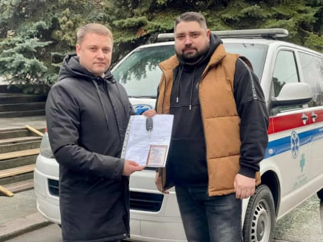 Рівненська громада отримала ще один автомобіль швидкої допомоги від міста-партнера Забже