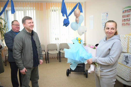 Начальник Рівненської ОВА підтримав дружину і новонародженого сина загиблого Героя