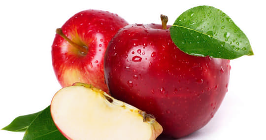 Чому людям за 60 років треба щодня з’їдати по яблуку?