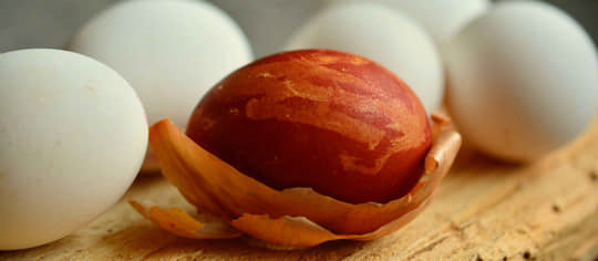 Цибулеве лушпиння годиться не тільки для фарбування яєць: ось що з нього роблять у ресторанах