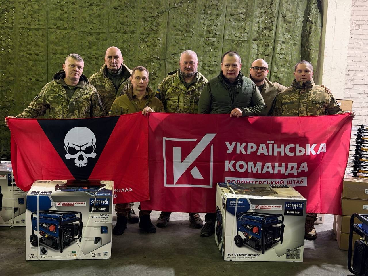 «Українська команда» передала  партію FPV-дронів та генераторів бійцям легендарної 72-ї бригади ім. Чорних Запорожців