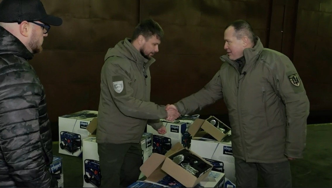 «Українська команда» передала 117-ій  бригаді ТрО партію генераторів та сіткометів