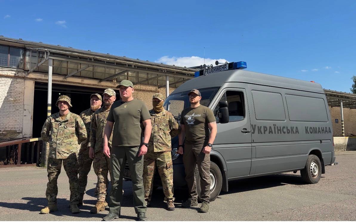 «Українська команда» передала евакомобіль бійцям 21-го полку безпілотних систем на Лиманський напрямок «Українська команда» передала евакомобіль бійцям 21-го полку безпілотних систем на Лиманський напрямок