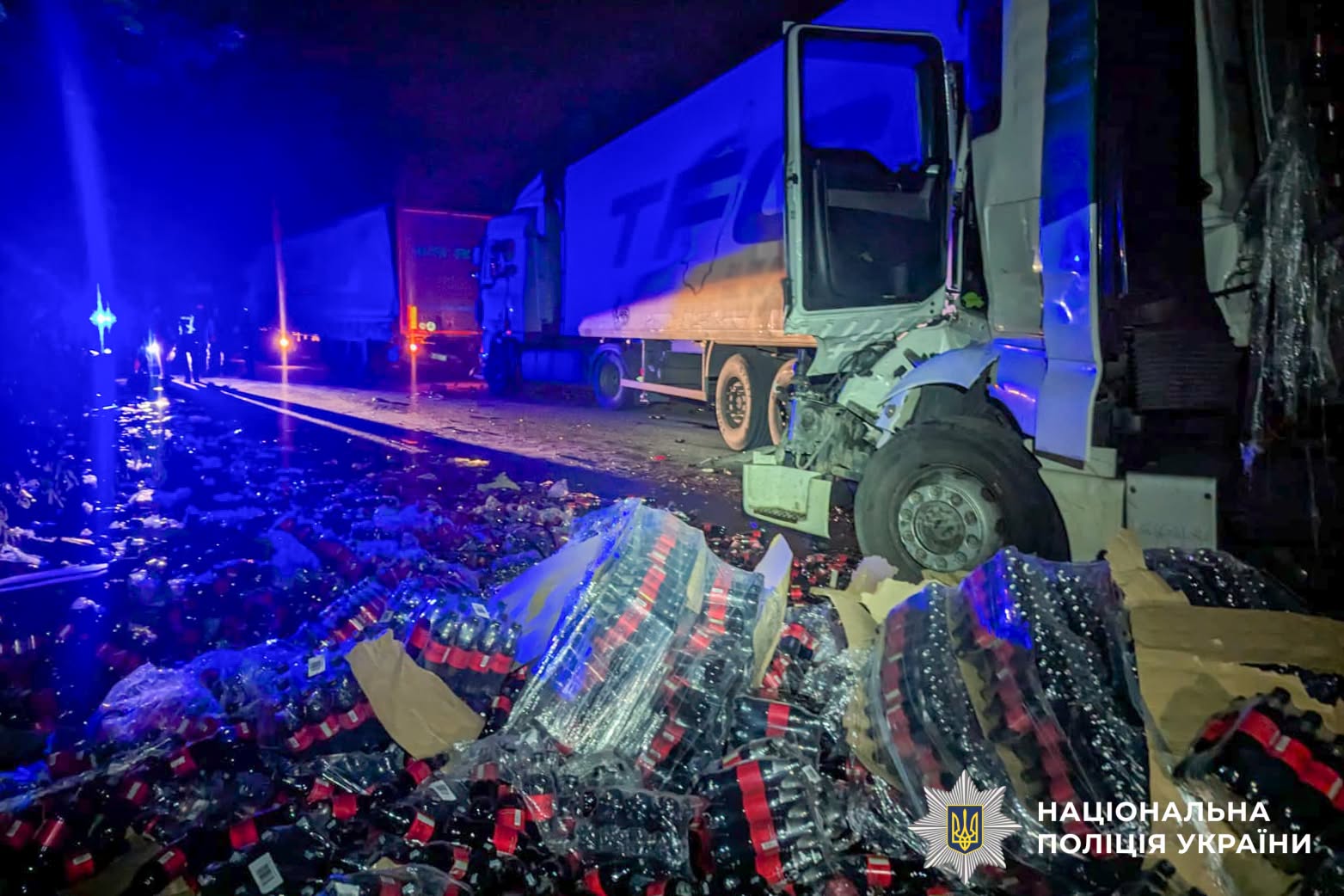 У Рівненському районі зіткнулися три вантажівки У Рівненському районі зіткнулися три вантажівки