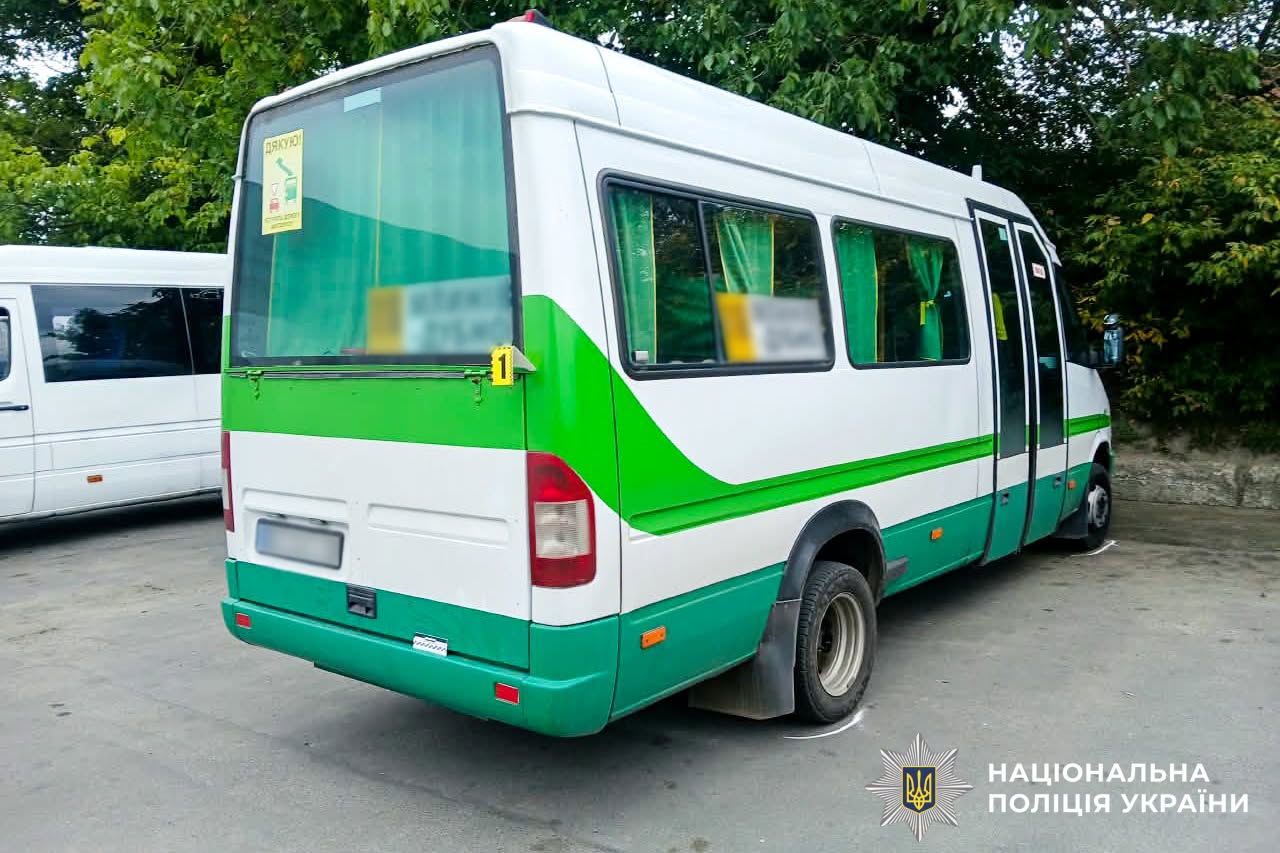 У Дубні під колесами маршрутки травмувалася пішохідка